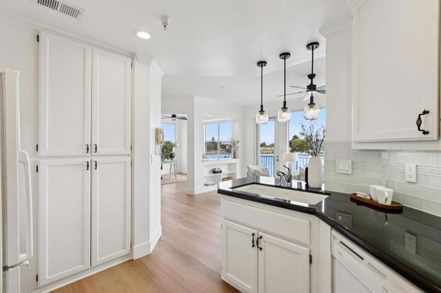100 Baltic Circle 130, Redwood City, CA 94065