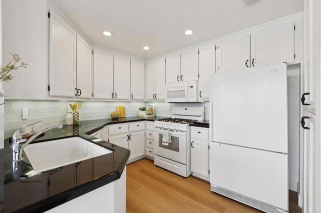 100 Baltic Circle 130, Redwood City, CA 94065