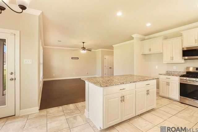 4757 Bayou Plantation Dr, Addis, LA 70710