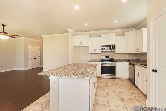 4757 Bayou Plantation Dr, Addis, LA 70710