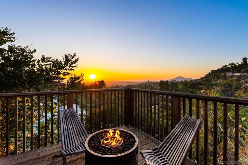 9586 Alto Dr, La Mesa, CA 91941