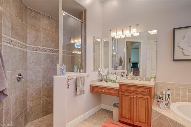 3126 Terramar CT, Naples, FL 34119