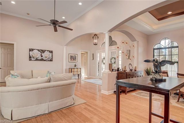 3126 Terramar CT, Naples, FL 34119