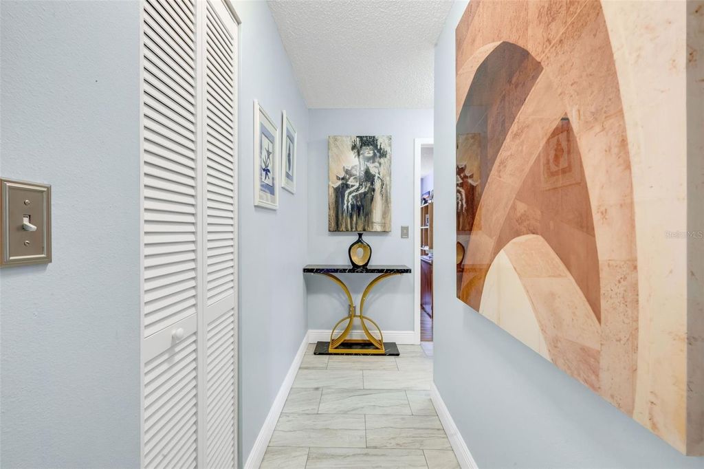Image 23 of property listing at 121 ASPEN CIRCLE 121, Seminole, FL 33777
