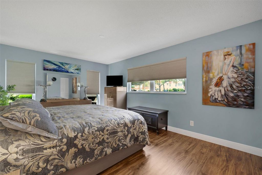 Image 29 of property listing at 121 ASPEN CIRCLE 121, Seminole, FL 33777