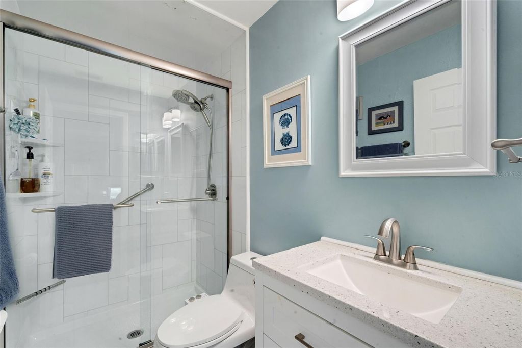 Image 32 of property listing at 121 ASPEN CIRCLE 121, Seminole, FL 33777
