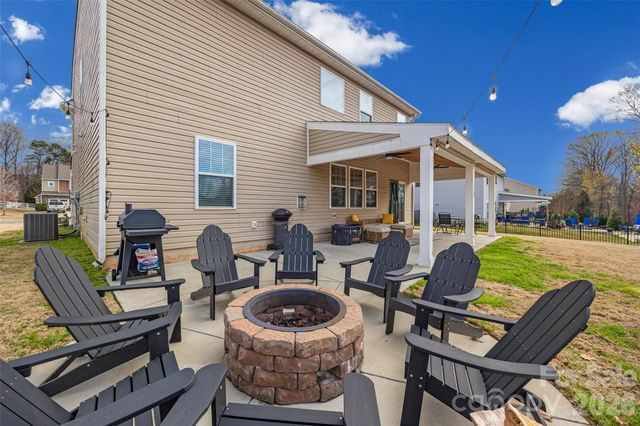 130 Bay Laurel Drive, Mooresville, NC 28115