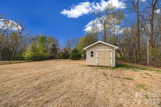 130 Bay Laurel Drive, Mooresville, NC 28115