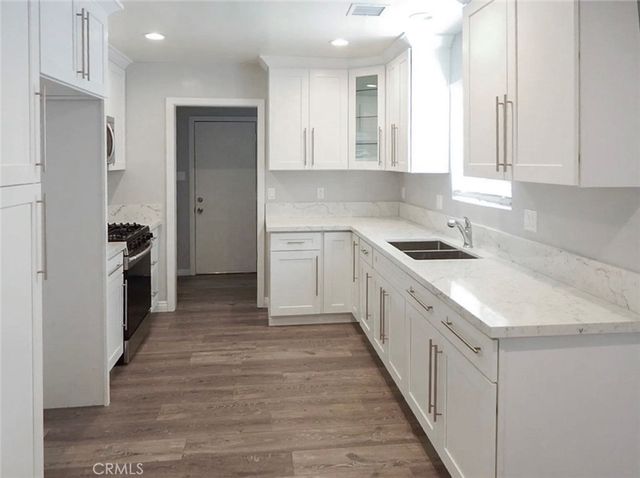 7349 Etiwanda, Reseda, CA 91335