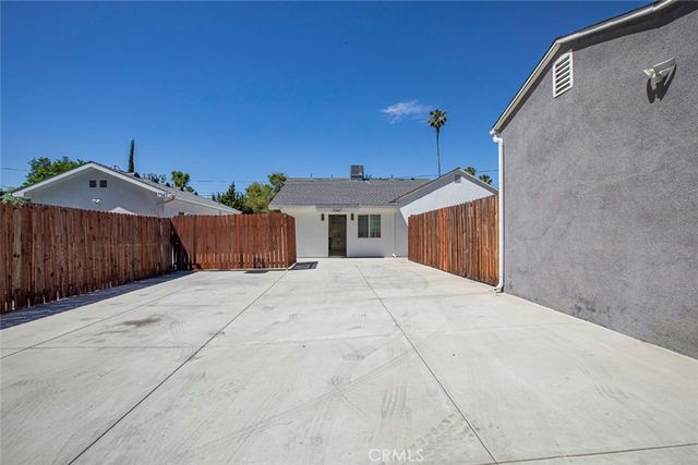 7349 Etiwanda, Reseda, CA 91335