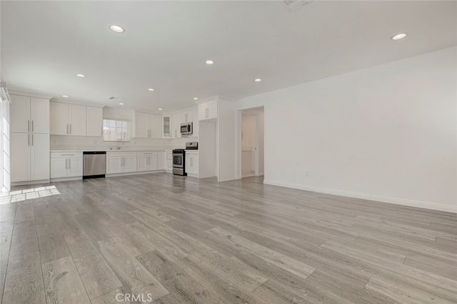 7349 Etiwanda, Reseda, CA 91335