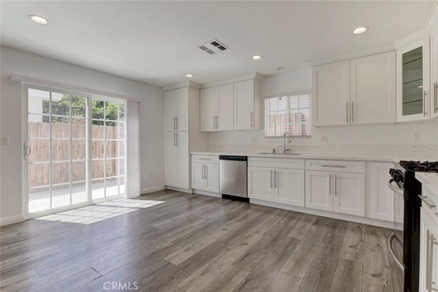 7349 Etiwanda, Reseda, CA 91335