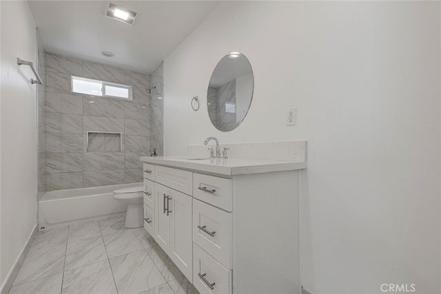 7349 Etiwanda, Reseda, CA 91335