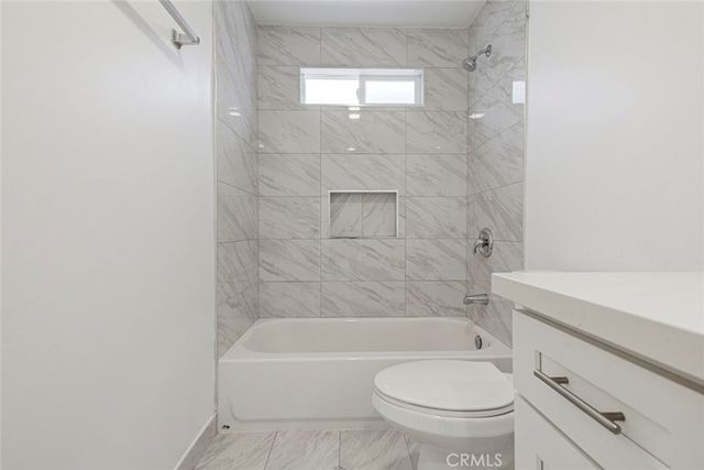 7349 Etiwanda, Reseda, CA 91335