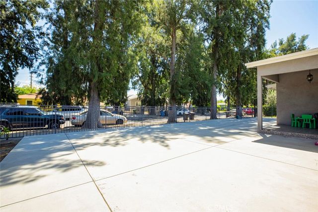 7349 Etiwanda, Reseda, CA 91335