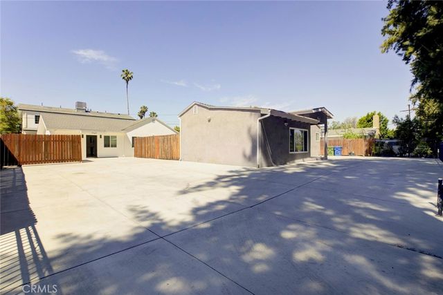 7349 Etiwanda, Reseda, CA 91335