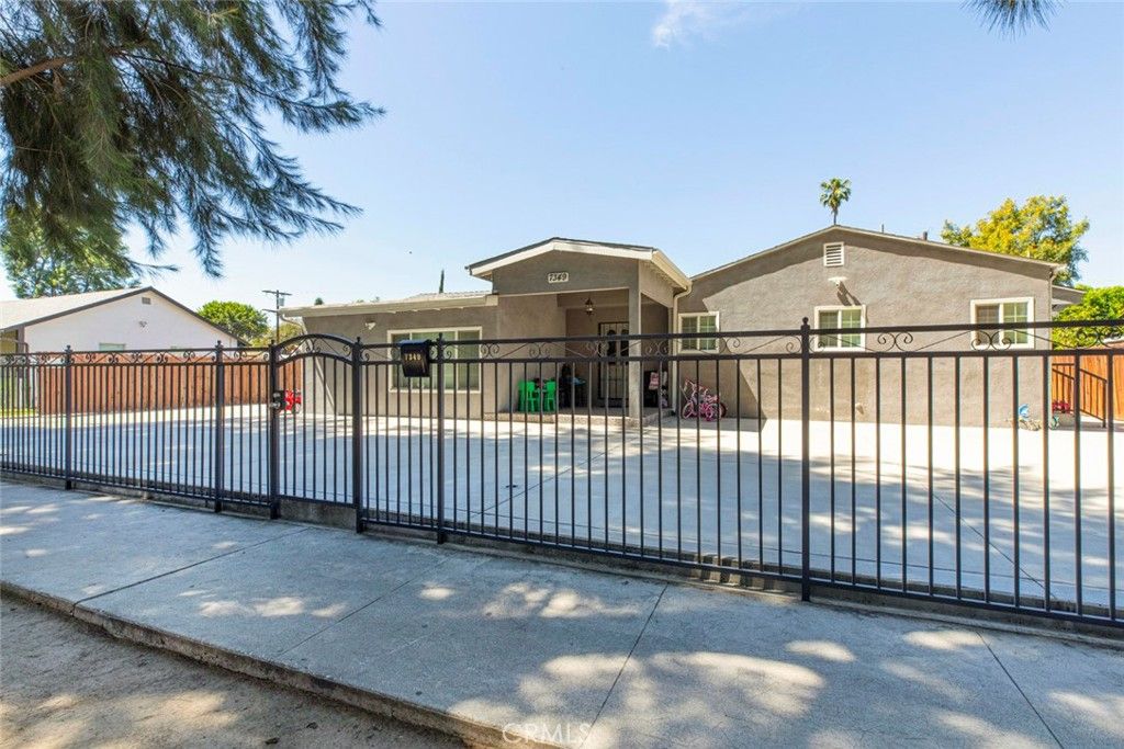 7349 Etiwanda, Reseda, CA 91335