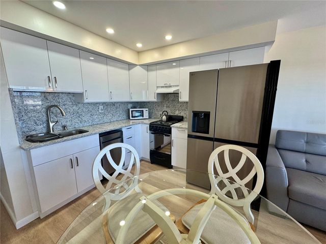 8950 PARK BOULEVARD 707, Seminole, FL 33777