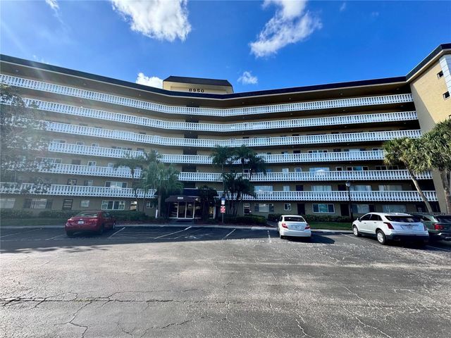 8950 PARK BOULEVARD 707, Seminole, FL 33777