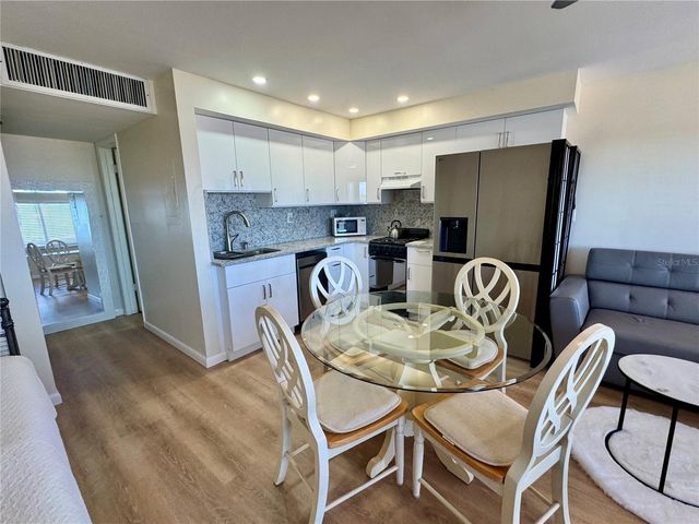 8950 PARK BOULEVARD 707, Seminole, FL 33777