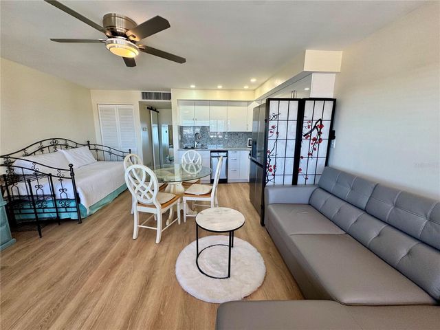 8950 PARK BOULEVARD 707, Seminole, FL 33777