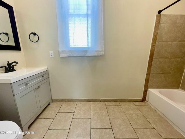 813 Swan St, Louisville, KY 40204