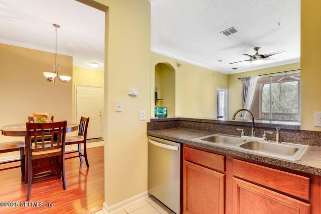 8601 BEACH Boulevard 1222, Jacksonville, FL 32216