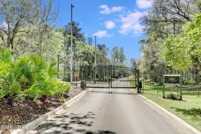 8601 BEACH Boulevard 1222, Jacksonville, FL 32216