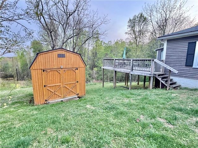 1072 Grassy Knob Road, Pilot Mountain, NC 27041