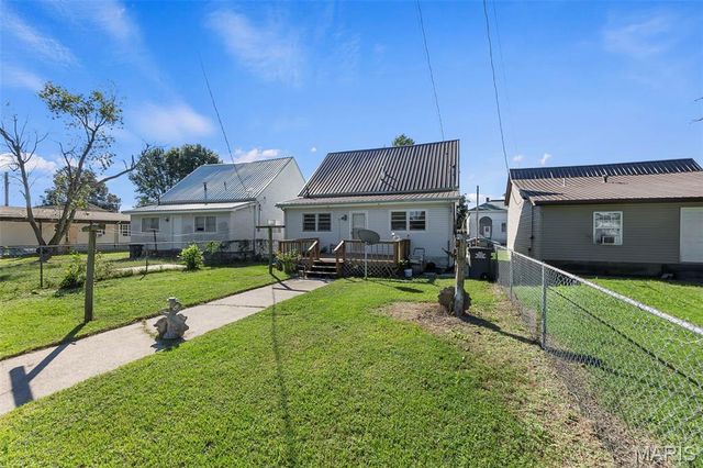 205 E Beech Street, Sikeston, MO 63801