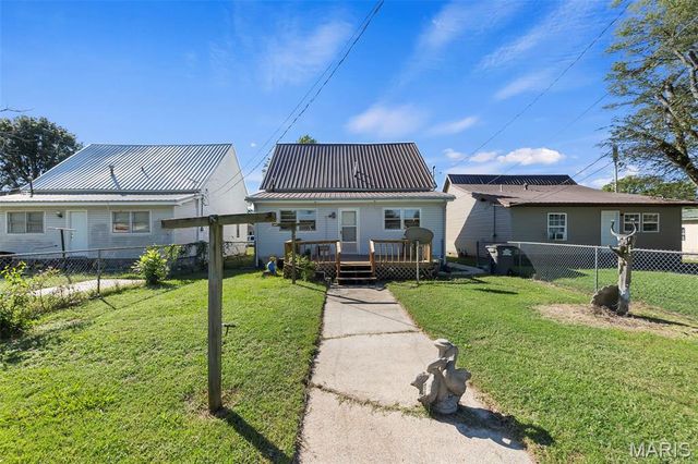 205 E Beech Street, Sikeston, MO 63801