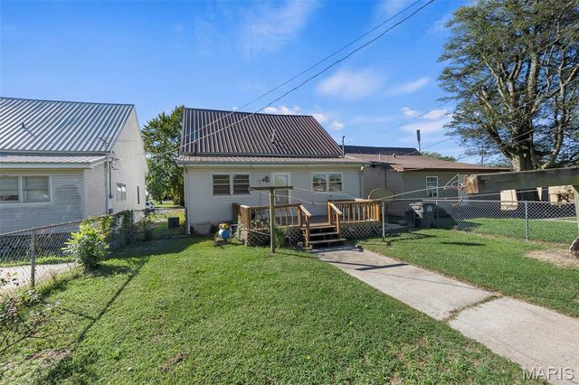 205 E Beech Street, Sikeston, MO 63801