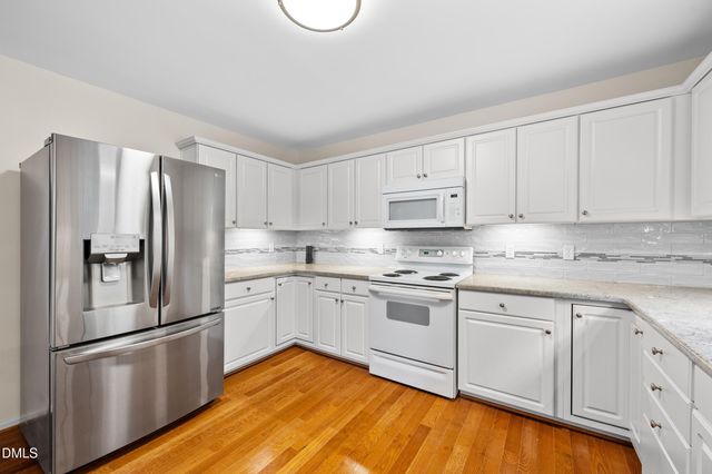 1004 Wild Sonnet Court, Apex, NC 27502