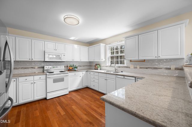 1004 Wild Sonnet Court, Apex, NC 27502