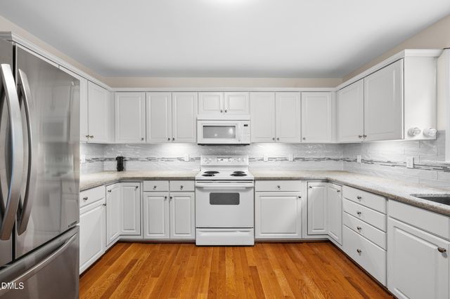 1004 Wild Sonnet Court, Apex, NC 27502