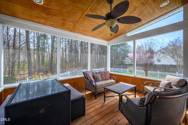 1004 Wild Sonnet Court, Apex, NC 27502