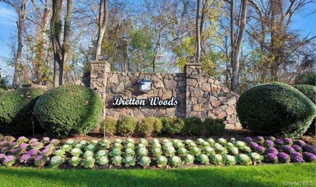 364 Woodland Court, Coram, NY 11727