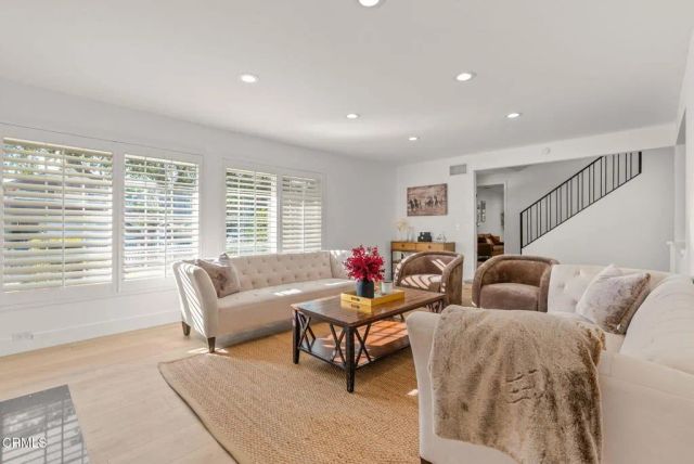 10856 Topeka Drive, Los Angeles, CA 91326