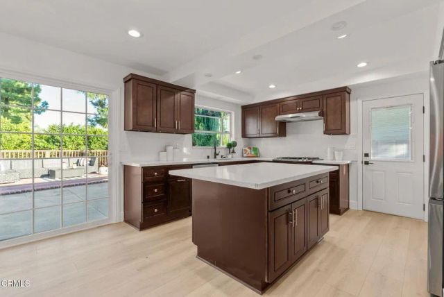 10856 Topeka Drive, Los Angeles, CA 91326
