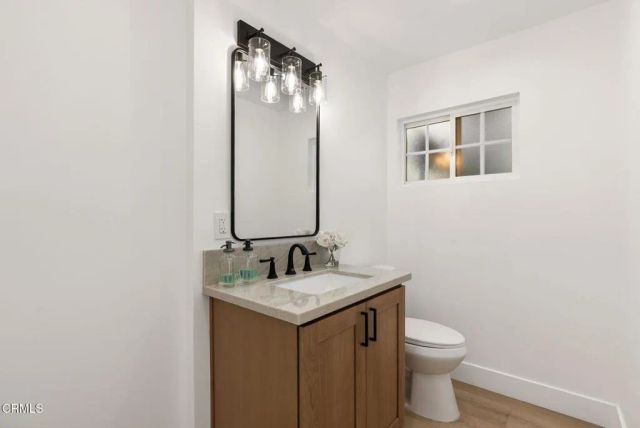 10856 Topeka Drive, Los Angeles, CA 91326