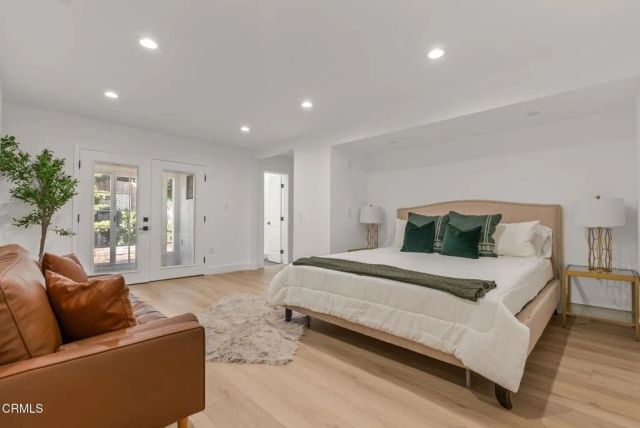 10856 Topeka Drive, Los Angeles, CA 91326