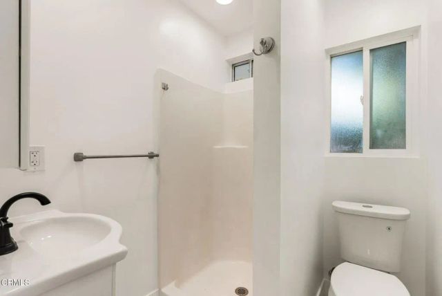 10856 Topeka Drive, Los Angeles, CA 91326