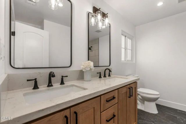 10856 Topeka Drive, Los Angeles, CA 91326