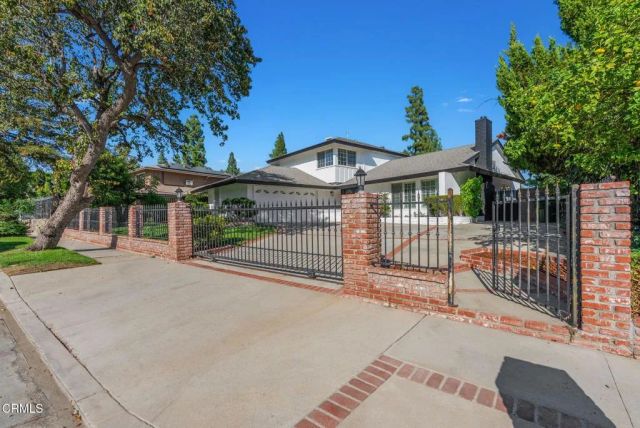 10856 Topeka Drive, Los Angeles, CA 91326