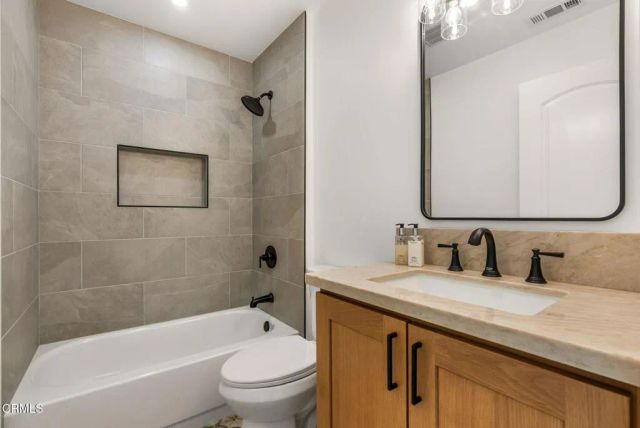 10856 Topeka Drive, Los Angeles, CA 91326
