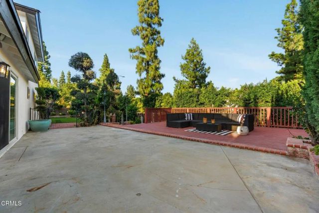 10856 Topeka Drive, Los Angeles, CA 91326