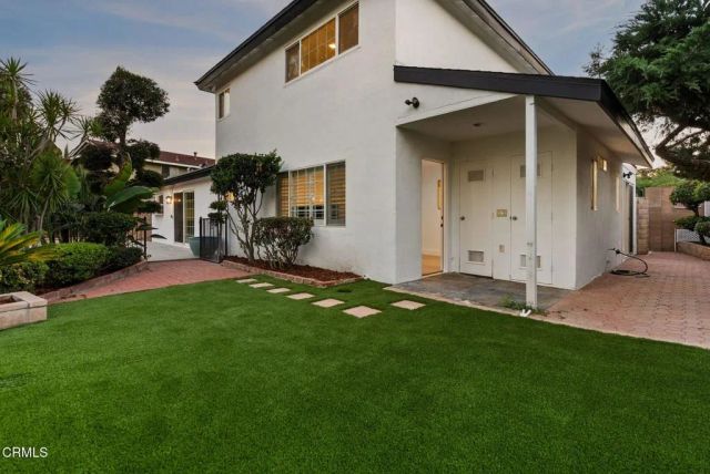 10856 Topeka Drive, Los Angeles, CA 91326