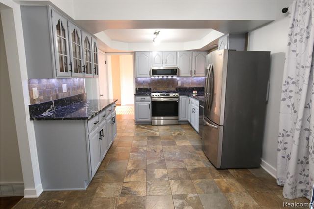 519 Berwyn Street, Dearborn Heights, MI 48127