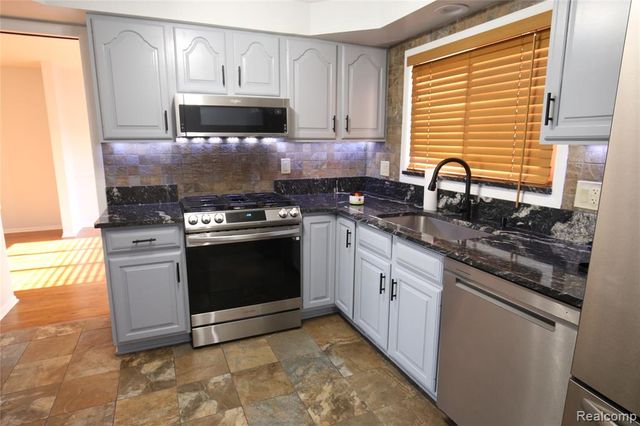 519 Berwyn Street, Dearborn Heights, MI 48127
