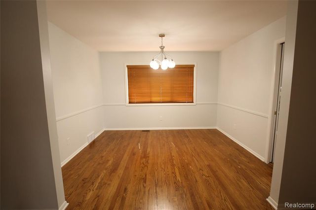 519 Berwyn Street, Dearborn Heights, MI 48127